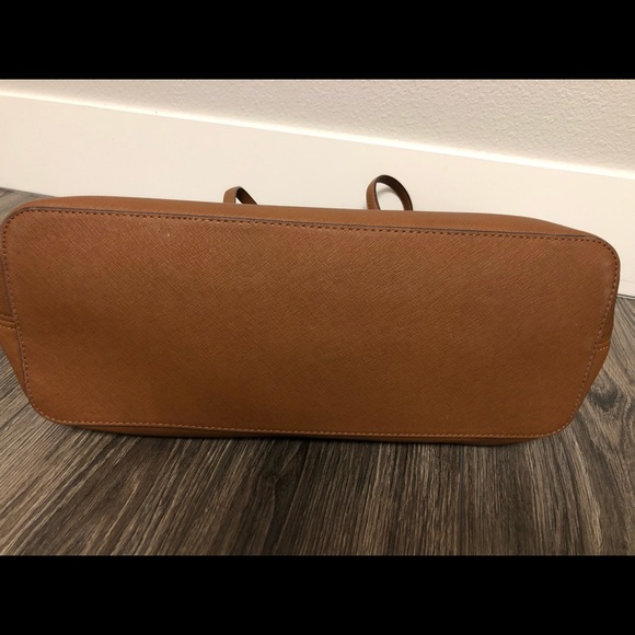 Michael Kors Extra-Large Tote Bag - Picture 4 of 5